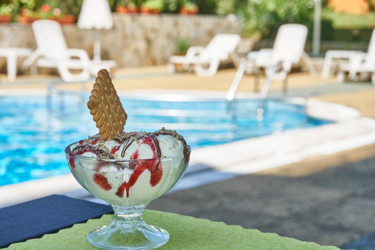 Hotel Sea Star Приморско Dış mekan fotoğraf